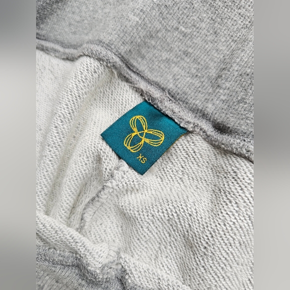 Aritzia (TNA) Cropped Joggers - Picture 3 of 5